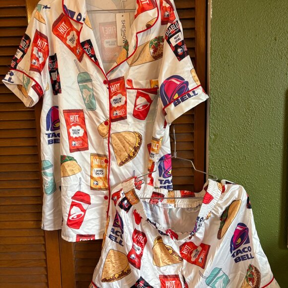 Taco Bell Pajama PJ Set Short Sleeve Shirt and Shorts NWT Size M - Picture 6 of 6